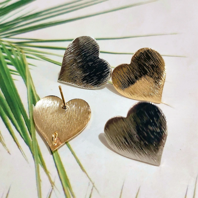 Простой стиль в форме сердца Позолоченные к золото белый diy аксессуары серьги