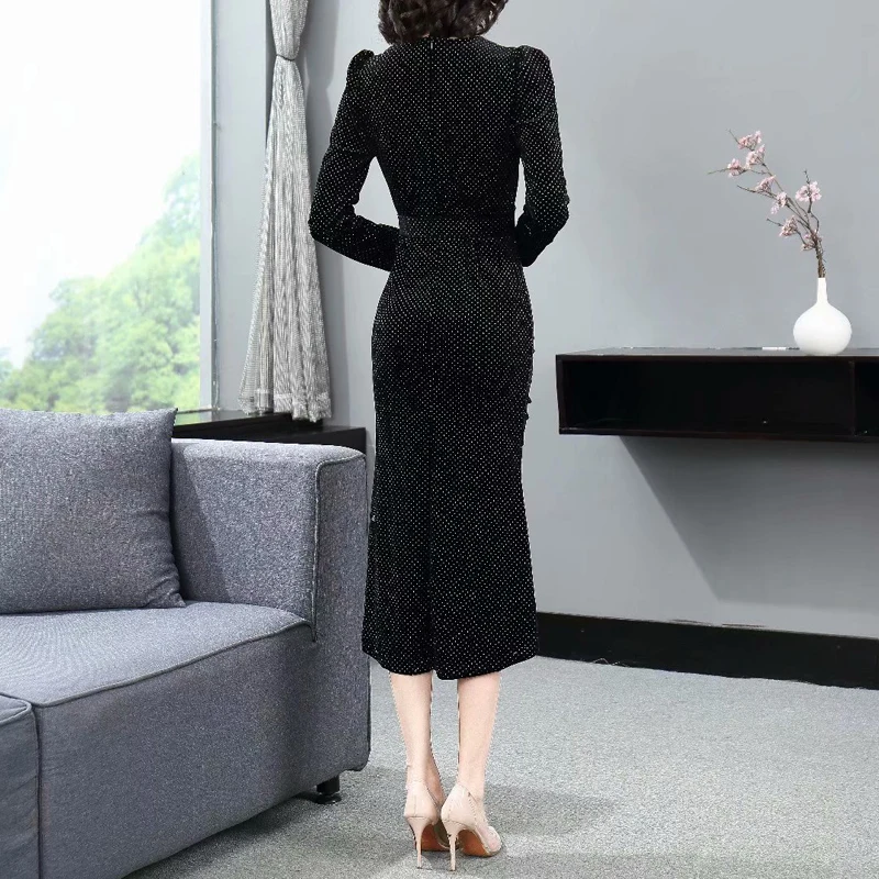 

Runway Spring New Style Women Polka Dot Print Velvet Slim Long Sleeve Elegant Chic V-Neck Sexy Party Fashion Midi Dress