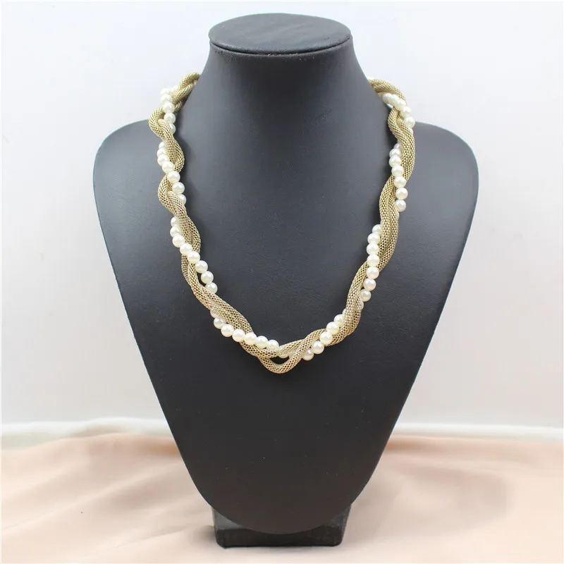

New twist shape snake chain acrylic pearl personality fashion female clavicle chain