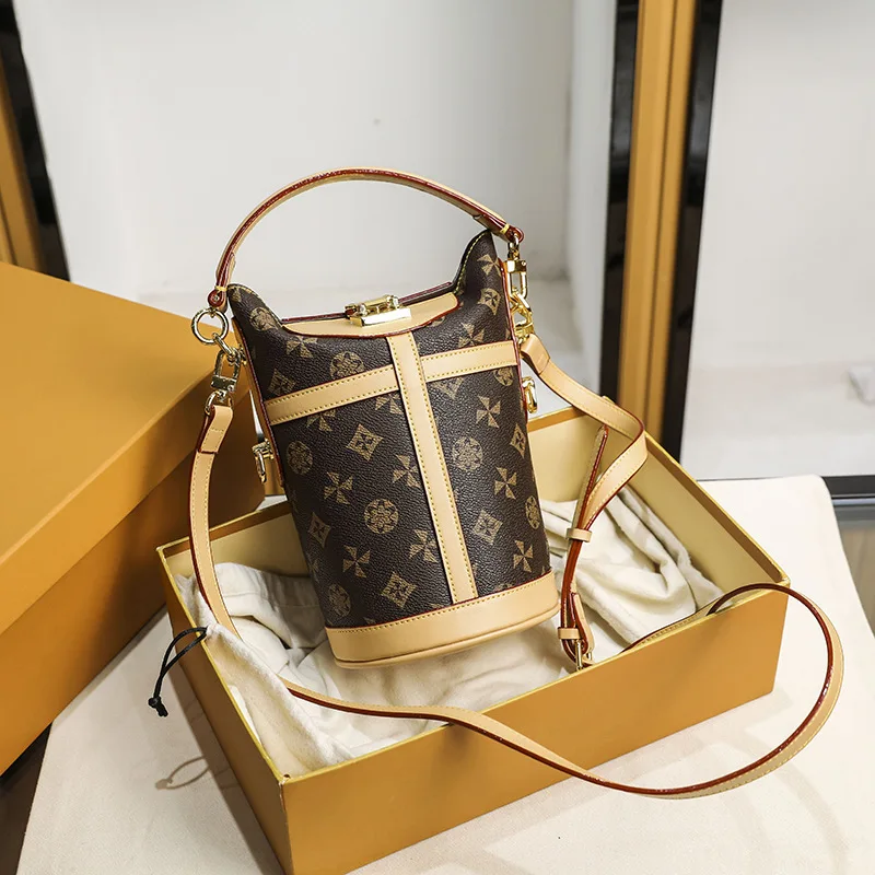 

2021 New Leather Handbags High-end Fashion Ladies Casual Shoulder Messenger Purses and Handbags Luxury Designer Grand Sac Femme