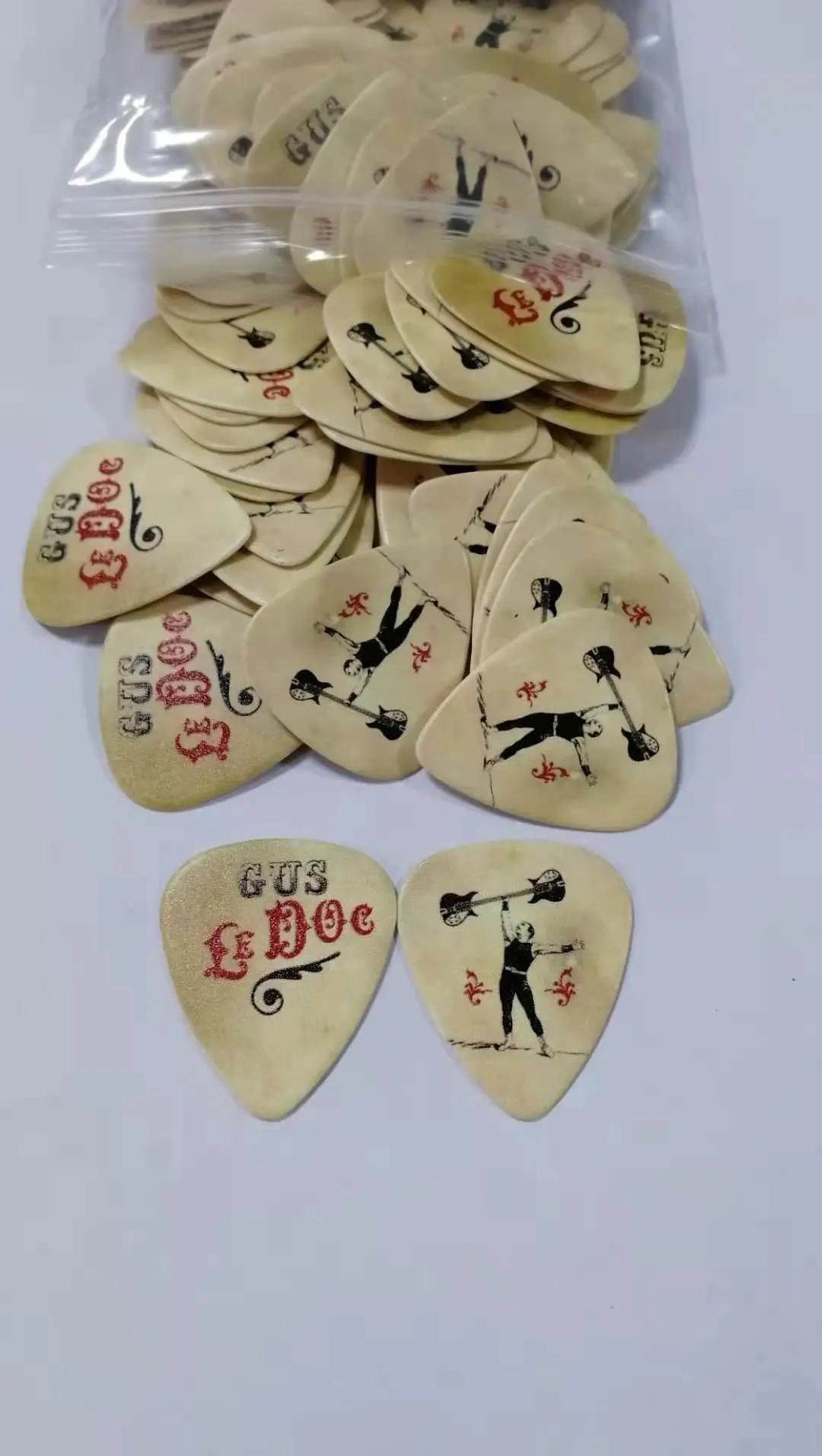 Фотографии гаси Le Doc на гитарных медиаторах 0 81 мм 200 шт.|Детали и аксессуары для