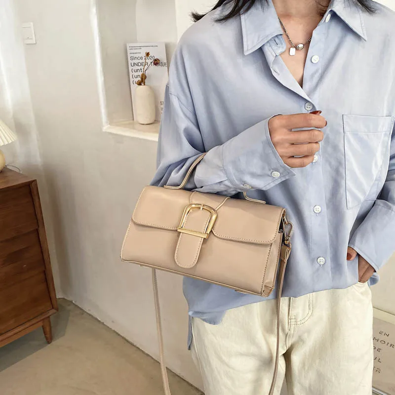 

2021 fashion new ladies small messenger bag lightweight PU leather messenger shoulder handbag metal decoration casual wallet
