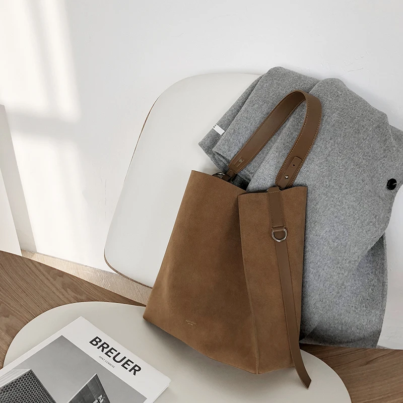 Матовая кожаная женская сумка-мешок через плечо вместительные дизайнерские