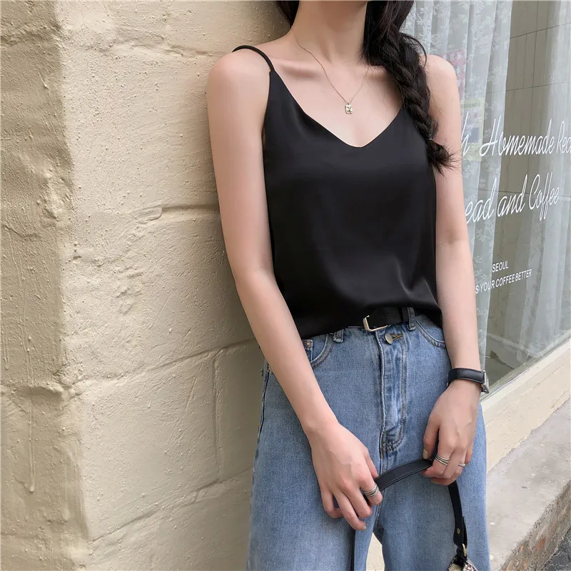 Женские шелковые атласные черные облегающие футболки с v-образным вырезом и