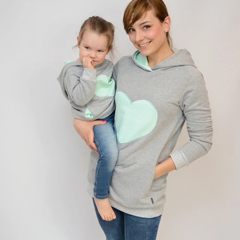 Толстовки с капюшоном для мамы и дочки одинаковые осенние толстовки принтом