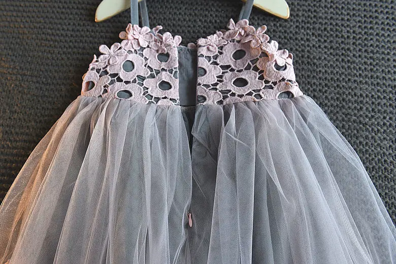 

Kids Girls Dress Summer Children's Sleeveless Dress Fashion Flower Girl Baby Sling Princess Fluffy Yarn Dress