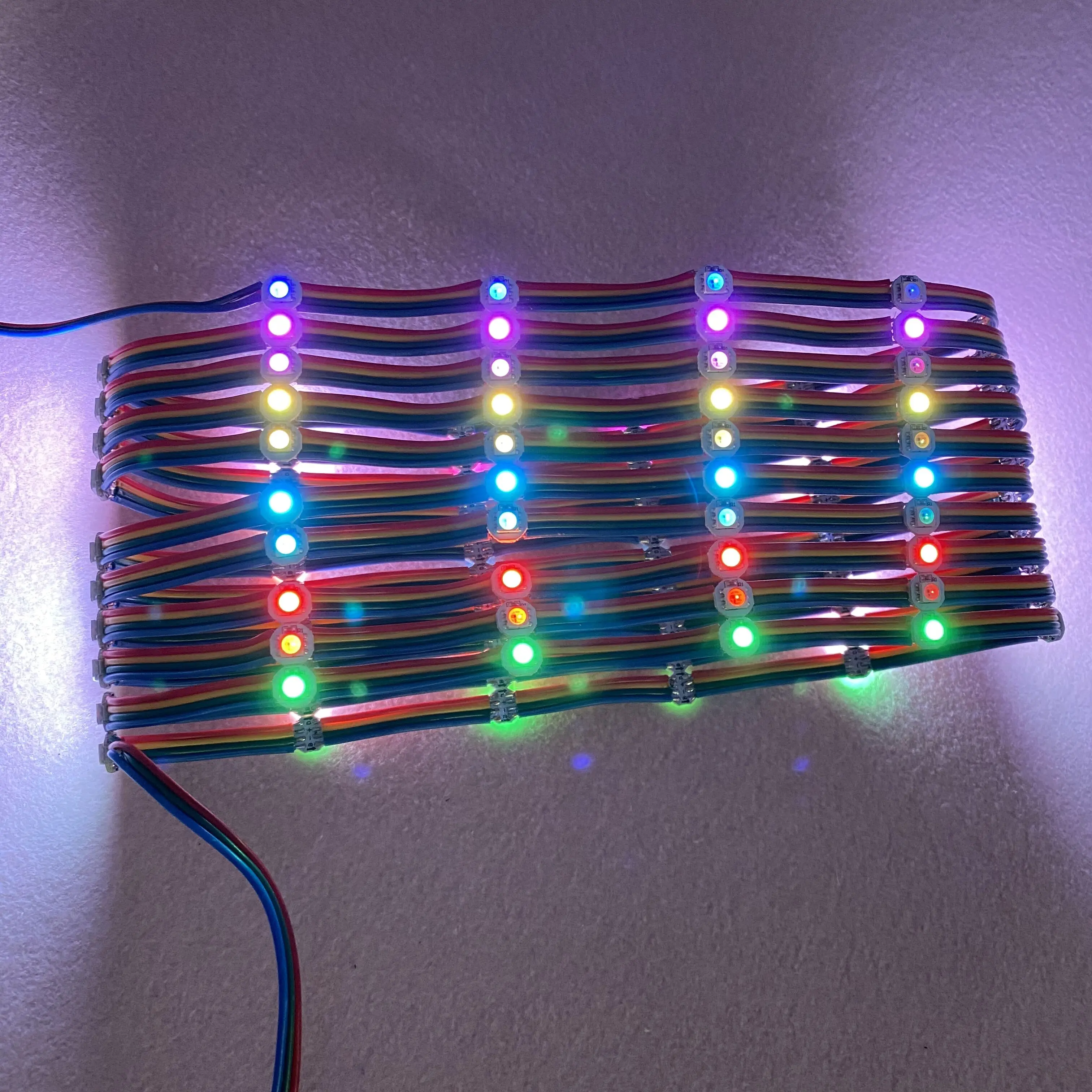 Светодиодная Пиксельная лампа полноцветная с адресной подсветкой вход 5 в