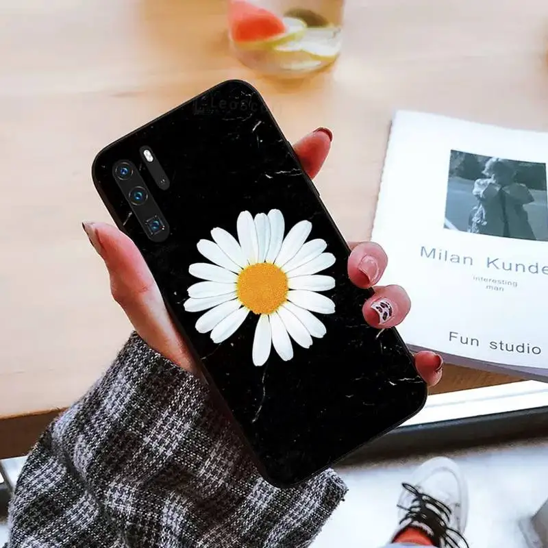 

Black White Flower Daisy Phone Case For Huawei honor Mate mate P 10 9X 10i 20 30 40 y7 pro p smart 2019 lite
