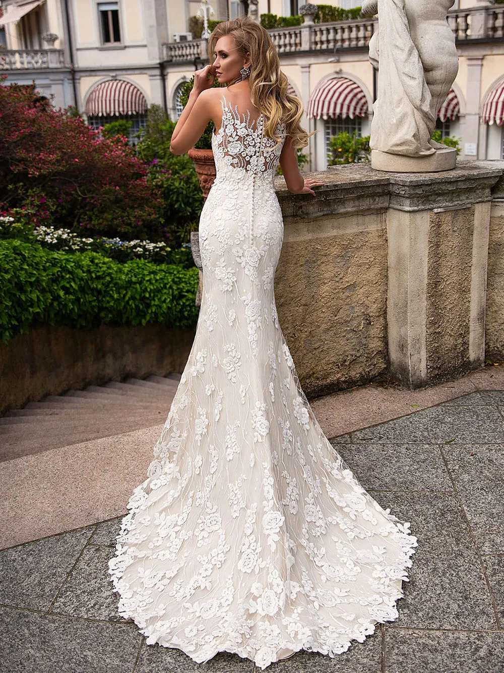 

New Arrival Mermaid Illusion O Neck Off Shoudler Button Wedding Dresses Appliqued Sequined Floor Length Bridal Gowns