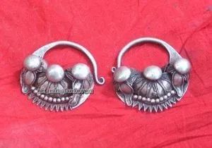 Wonderful Miao silver carving tribal earrings Free shipping | Украшения и аксессуары