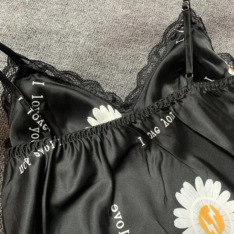 

2020 Spring And Summer New Pajamas Women's Simulation Silk Sling Nightdress Lace Sexy Small Chest Pad Pajamas Thin