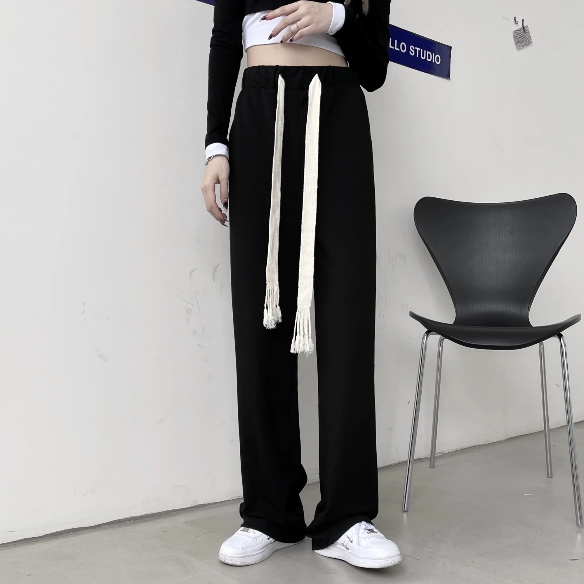 Модель для фотосъемки драпированные брюки женские прямые повседневные длинные