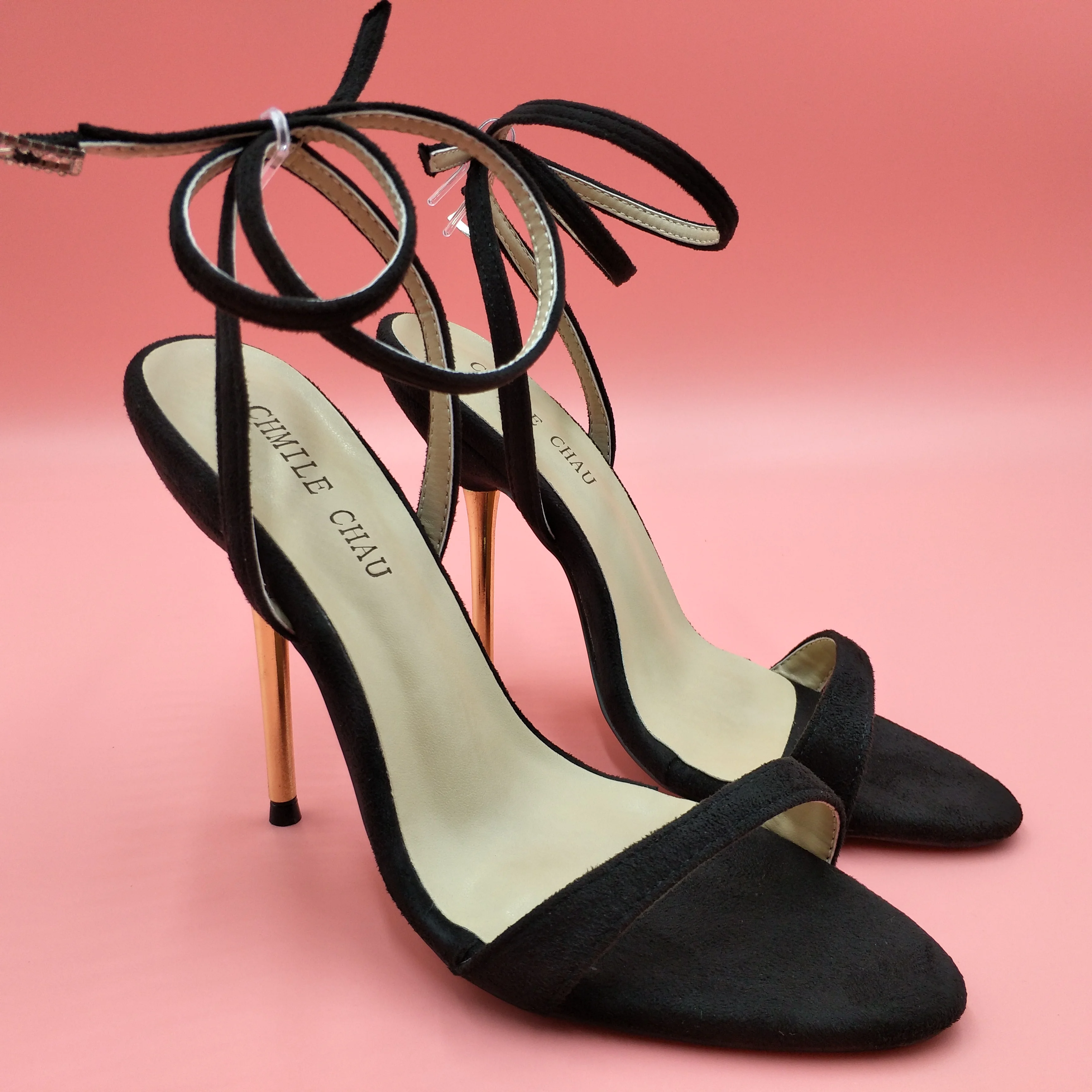 Пикантные женские черные замшевые сандалии на высоком каблуке под платье