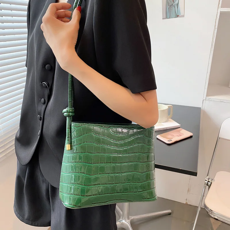 

2021 summer new simple texture small bag female Japan, Korea, Europe and the United States version INS girl cross-body bag fashi