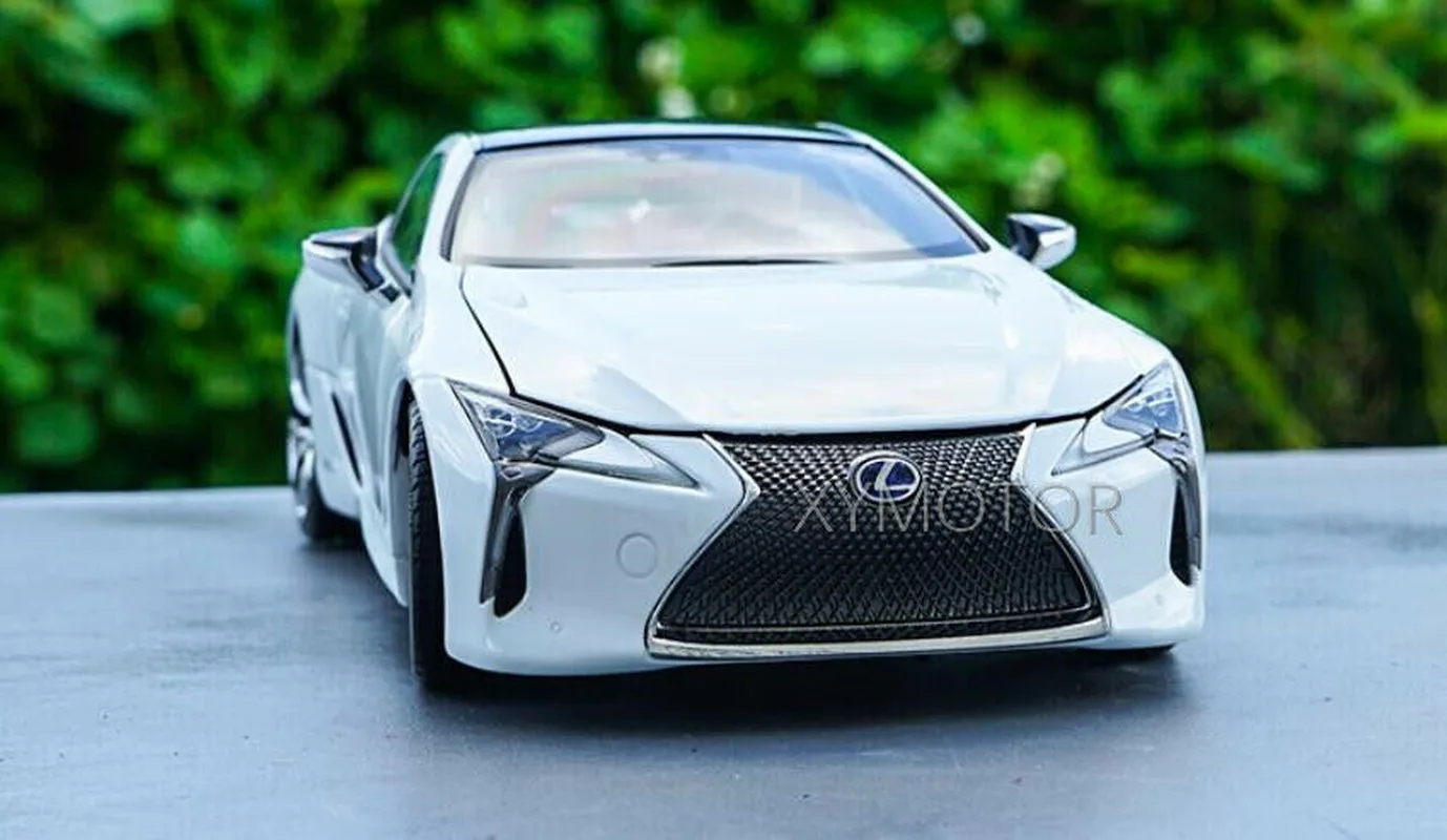 

Новинка 1:18 для Toyota Lexus LC500h, литые модели автомобилей, игрушки для мальчиков, коллекция подарков, белый/красный/синий металл, пластик, резина
