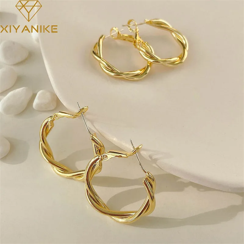 

Goldria 925 Sterling Silver Korean Style Circle Twist-shaped Hoop Earrings Female Fashion Elegant Temperament Trend Couple Gift