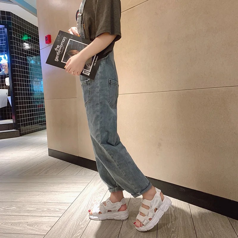 Летние женские сандалии с пряжкой Цвет черный белый Удобные на платформе Женская