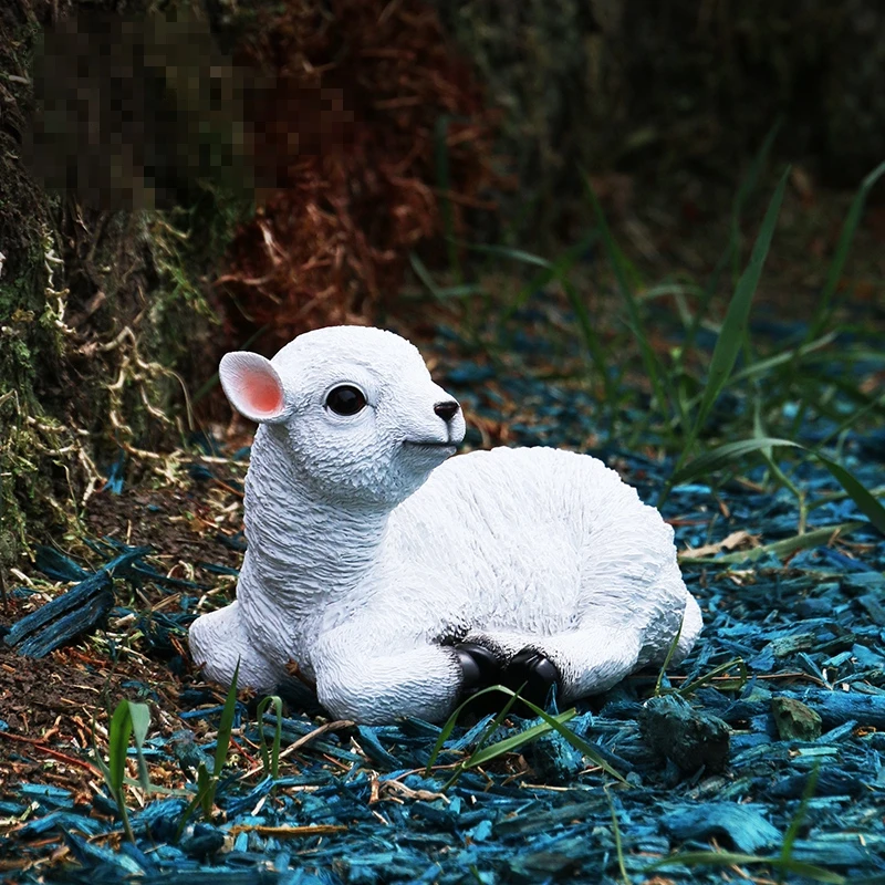 

Пасхальная статуэтка ягнёнка из смолы