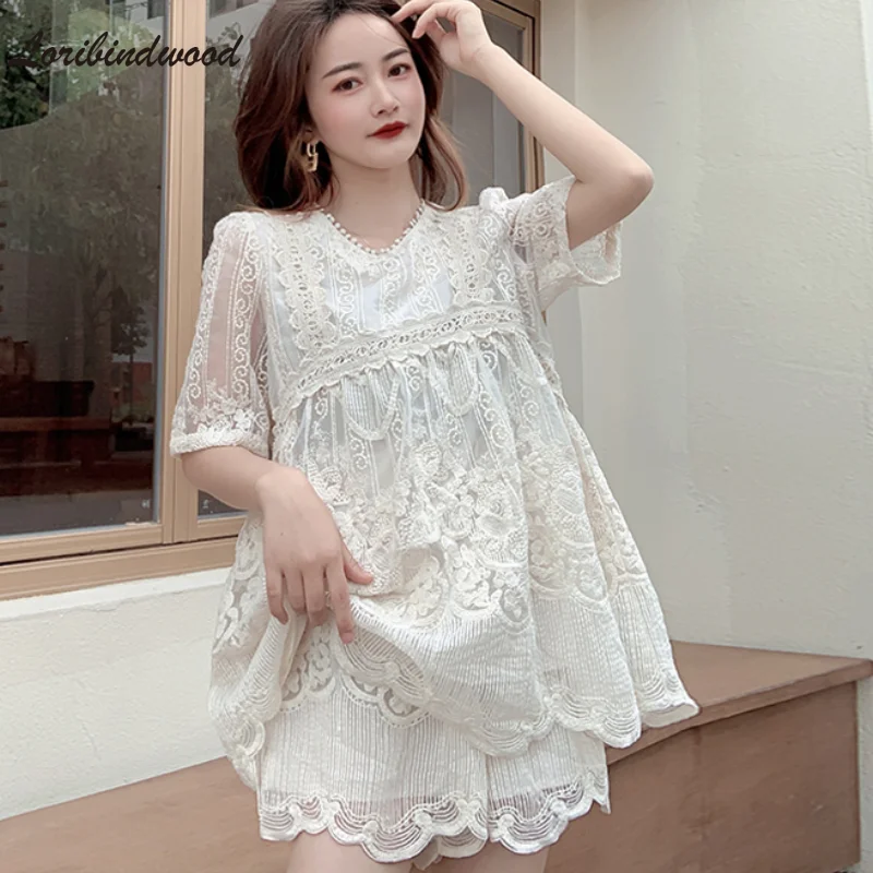 

Summer Small Fragrant Wind Salt Fried Street Age-reducing Port Style Retro Chic Casual Fashion Lace Shorts Two-piece Suit Female