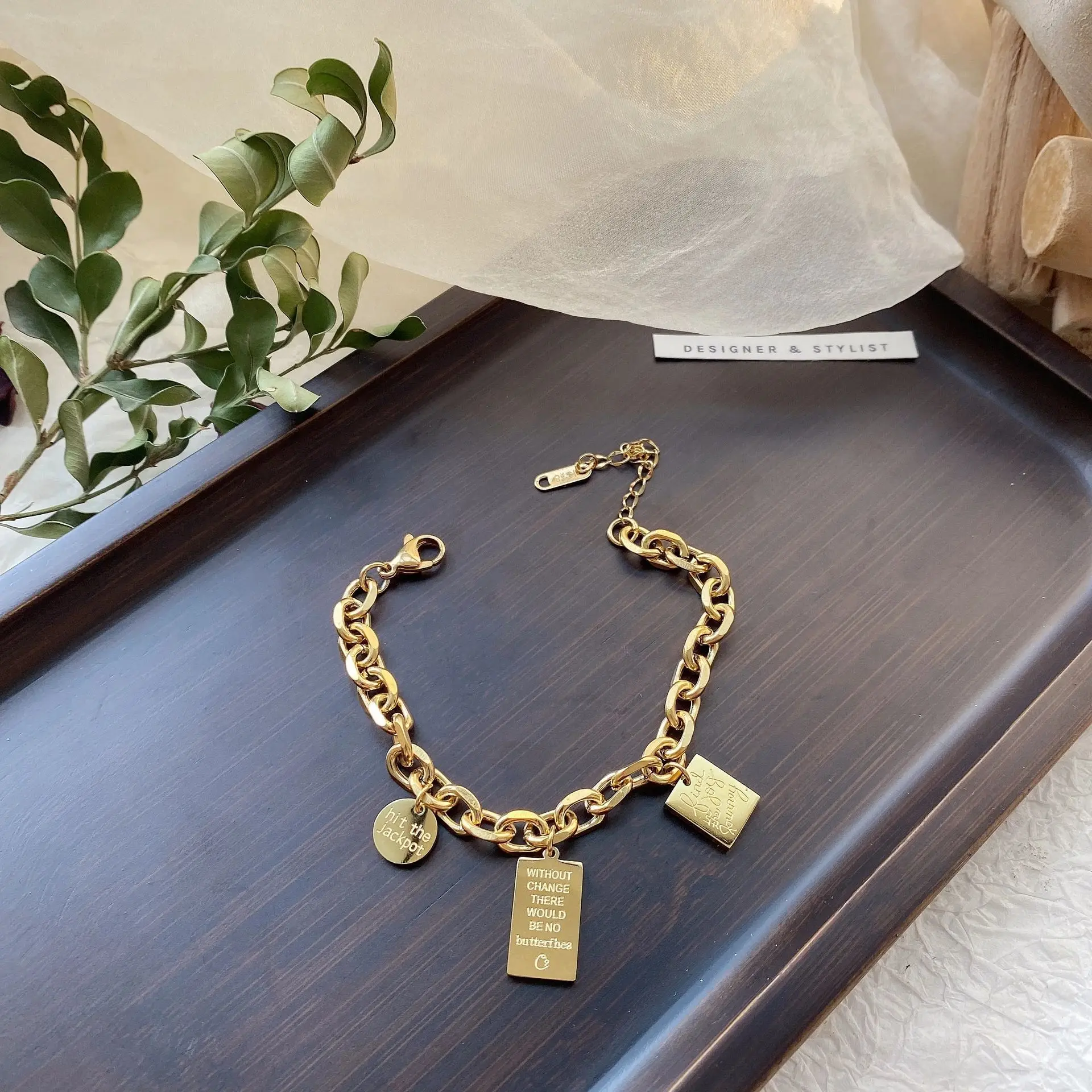 

European and American exaggerated geometric square brand English letters short new ins titanium steel temperament clavicle chain