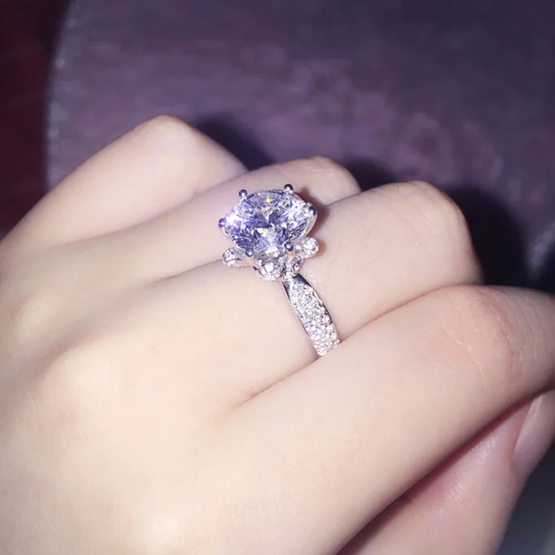 Женское кольцо из серебра 100% пробы с искусственным бриллиантом | Украшения и