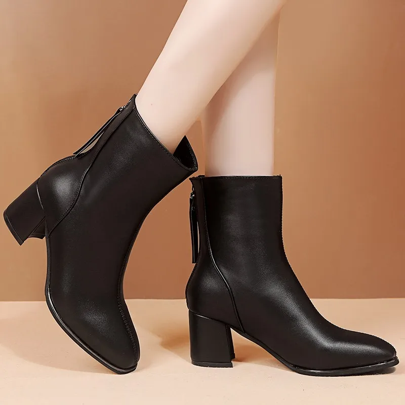 Женские лакированные ботильоны на квадратном каблуке элегантная обувь из