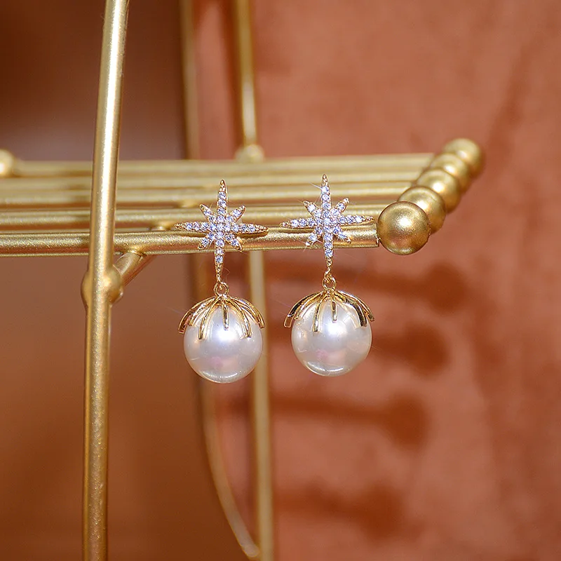 

Temperament Super Shining Inlaid Zircon Six-pointed Star Pearl Stud Earring Design Retro Palace Style Simple Women Jewelry