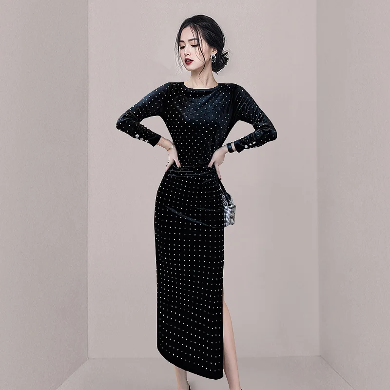 

Женское вечернее платье средней длины, с длинным рукавом