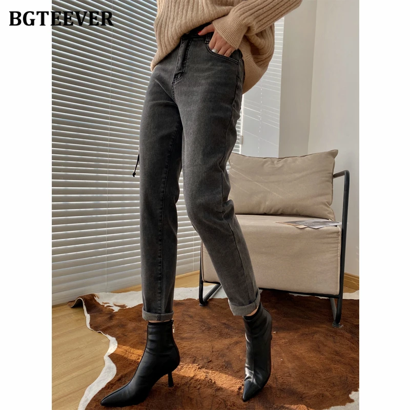 

Уличная одежда BGTEEVER, женские утепленные бархатные джинсы с двумя пуговицами, повседневные зимние теплые женские джинсовые брюки с высокой ...
