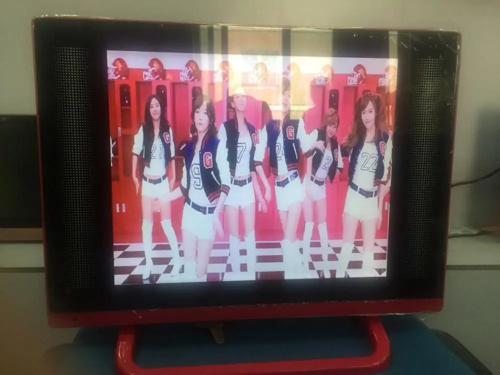 

DVB-T2 S2 4:3 Portable 17'' inch LED TV