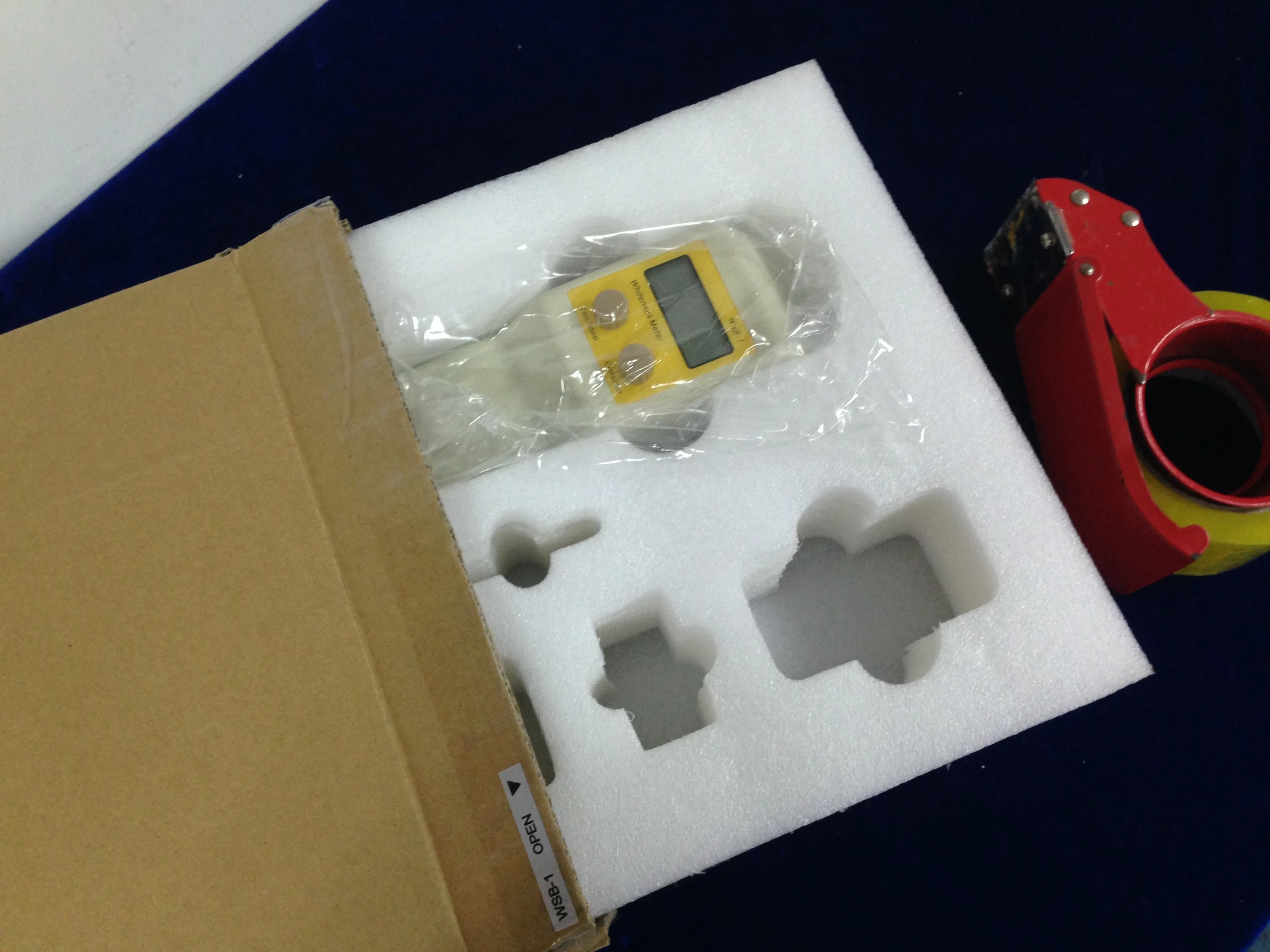 

Handheld Whiteness Tester