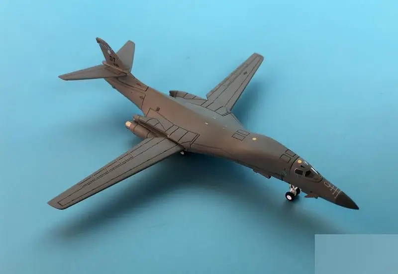 GeminiJets США DYESS ROCKWELL B-1 LANCER 86-0135 1/400 литье под давлением модель самолета |