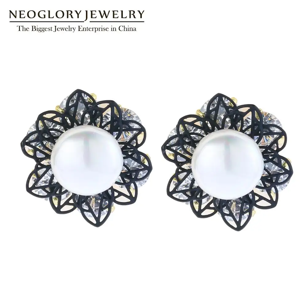 Женские серьги гвоздики с камнем NEOGLORY круглые в виде черного цветка жемчугом и