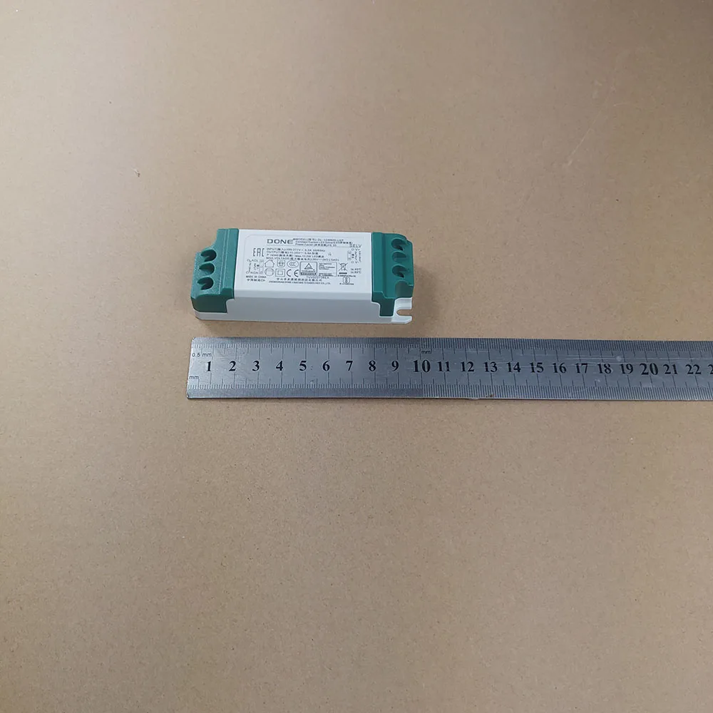 Сферическое напряжение 12 Вт макс. 277-В Выходное постоянного тока 11-20 в мА