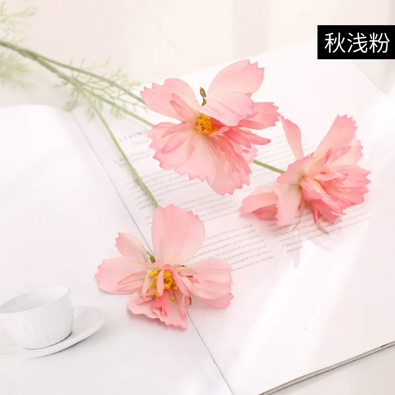 

Chrysanthemum Bouquet Vintage Silk Fake Flower Daisy Wedding Flowers Decor Party Festival Supplies Home Hotel decor Gift Indoor