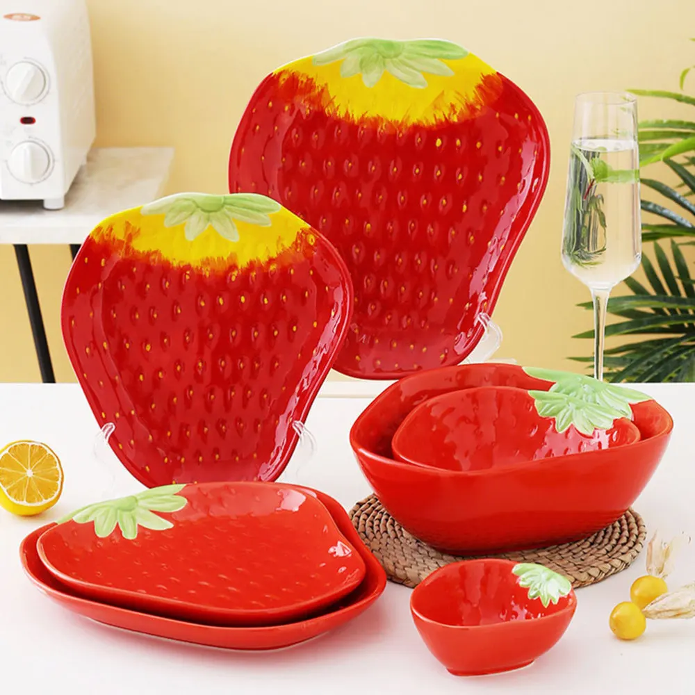 

1PC Creative Strawberry Bowl Novel Ceramic Plate Delicate Strawberry Bowl for Store Kitchen
