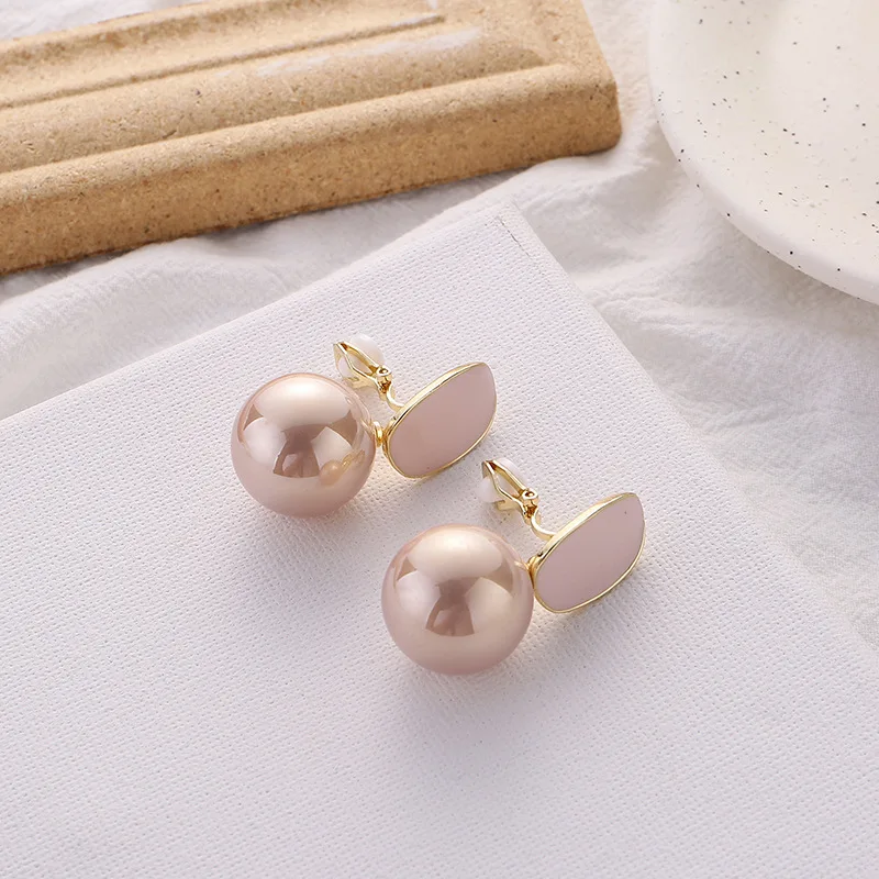 

Korea Fashion Earrings 2021 Fashion Trend Retro Pearl Ladies Stud Earring Clip Earrings Without Ear Holes Gift Jewelry Earrings