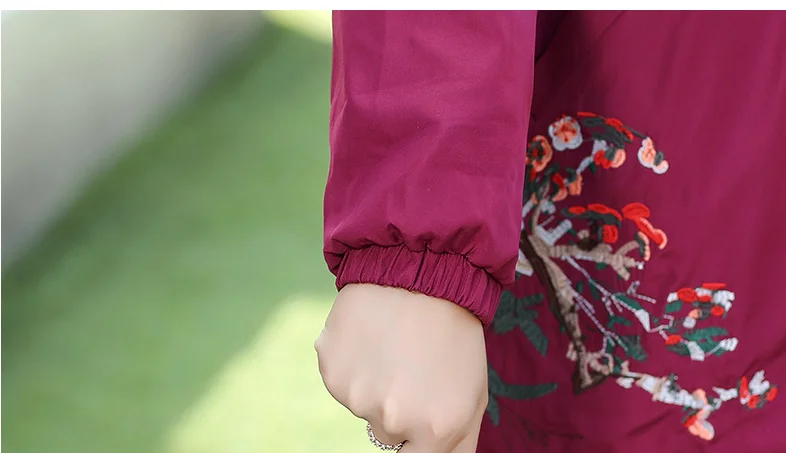 

Autumn New Female Jacket Hooded Embroidery Plus Size Jacket Coat Loose 40-50 Years Old Mother'S Outerwear & Coats T585
