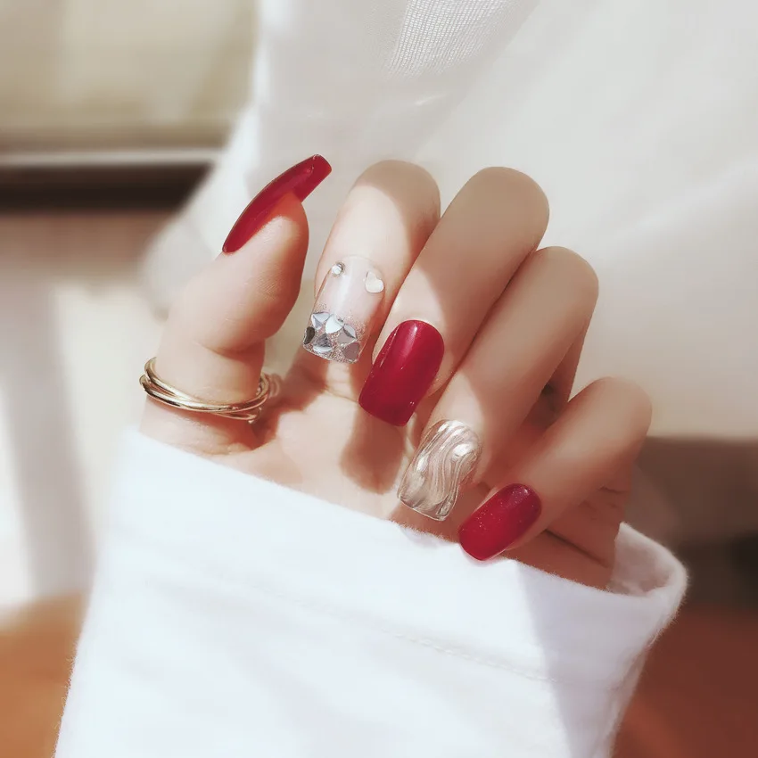24 шт. накладные ногти серебристого и красного цвета волнистые с квадратной