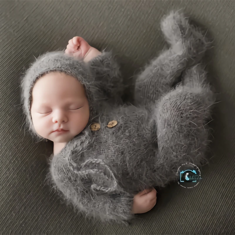 Puntelli per fotografia pagliaccetto neonato, body in filato di visone fatto a mano con cofano