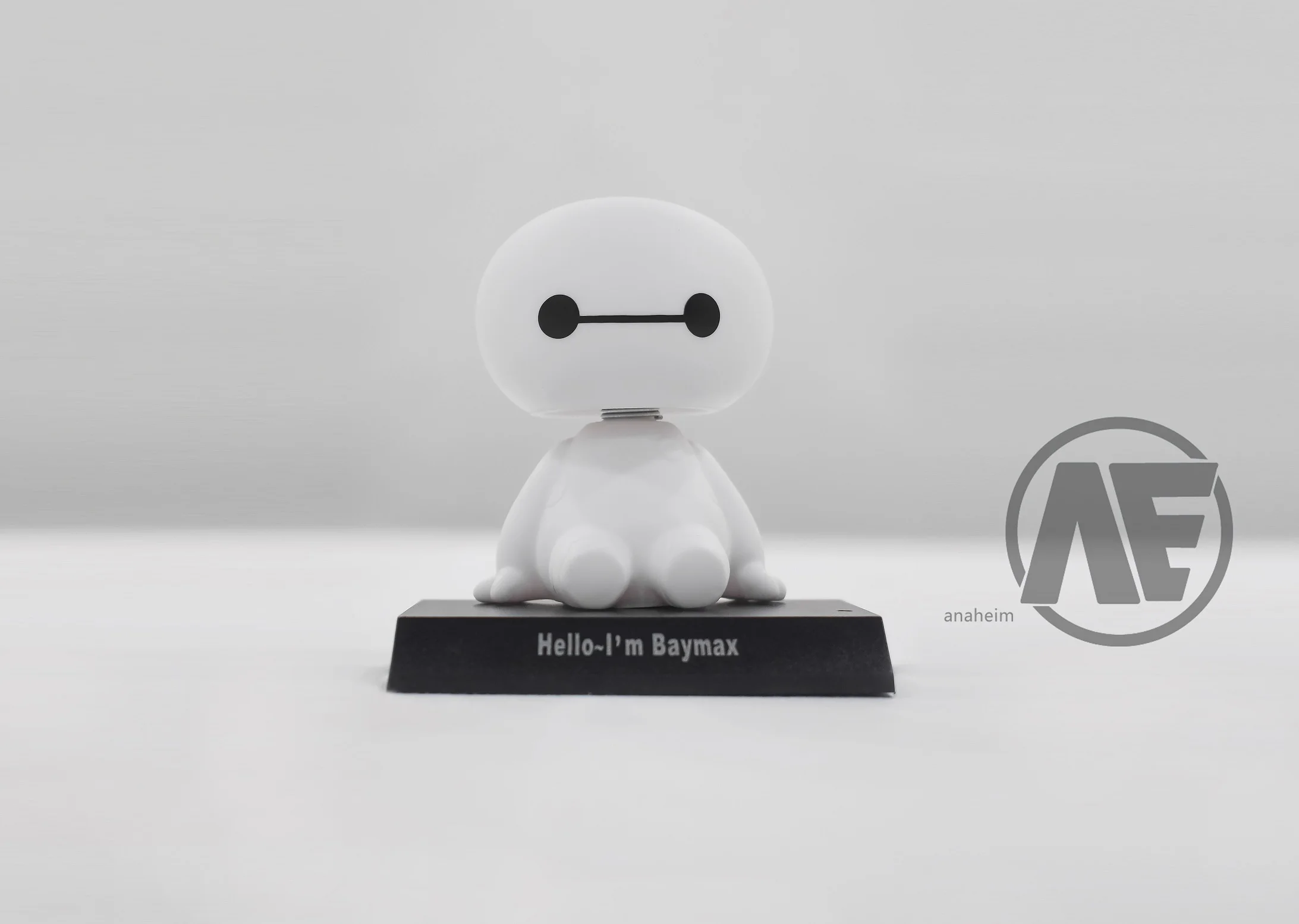 serious Мультфильм Пластиковый робот Baymax качающаяся голова фигурка автомобиля украшения авто интерьера большие куклы героев, игрушки орнамент аксессуары - Название цвета: serious