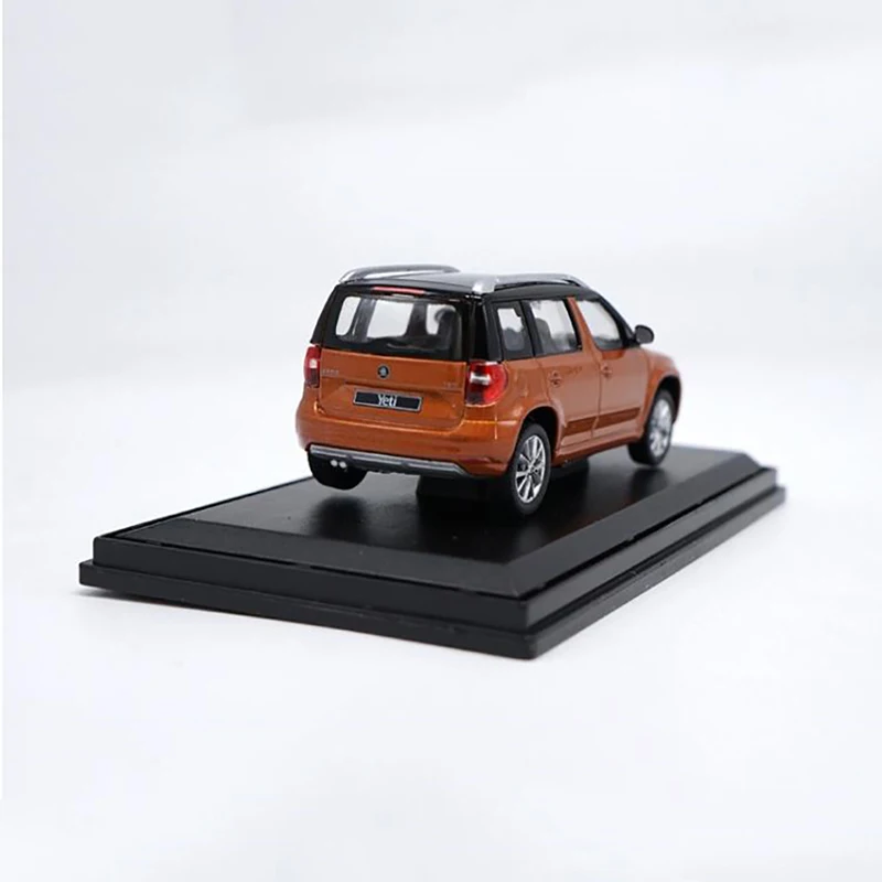 1:43 Shanghai Skoda Wild Emperor SKODA Yeti City Edition основание модели из сплава |