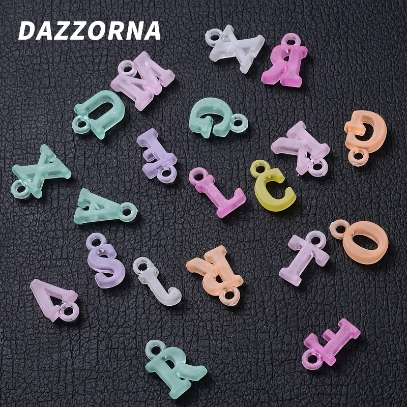 100 шт./лот Случайные матовые буквенные подвески из акрила для изготовления ювелирных изделий Детские подвески для ожерелий Аксессуары.