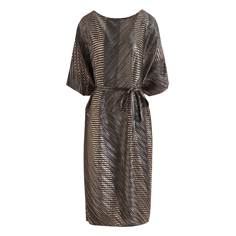

Plus Size Dress 2021 Women Spring Hot Sale Batwing Sleeve Elastic Miyake Pleated Loose Round Neck Dress For Women 45-75kg
