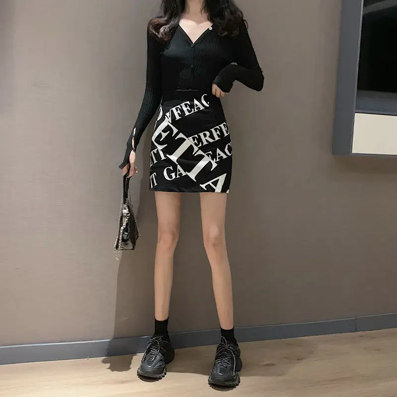 

The latest high-waisted skirt for 2021 features a thin bag-butt skirt