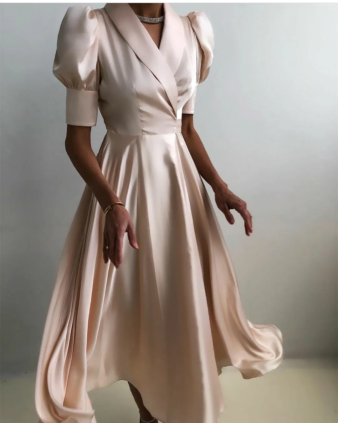 

Винтажные Короткие вечерние платья цвета шампанского с карманами, мусульманское атласное платье с V-образным вырезом, бальное платье для вы...