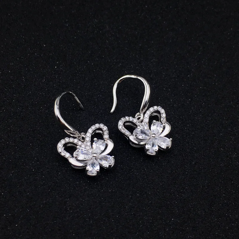 Женские серьги из серебра 100% пробы с мусанитом сертификатом огранка в виде груши