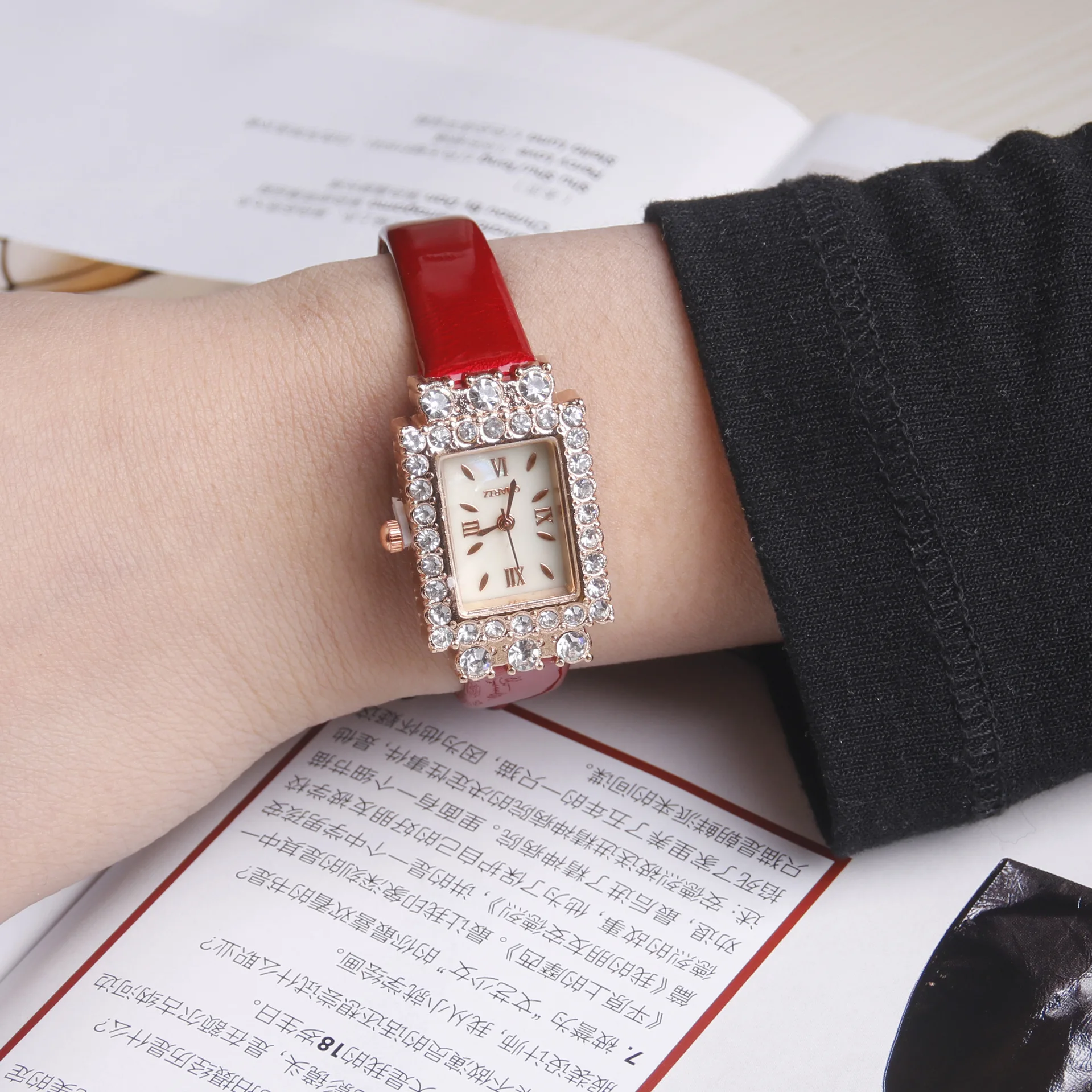 Женские повседневные наручные часы с прямоугольным циферблатом кожаные