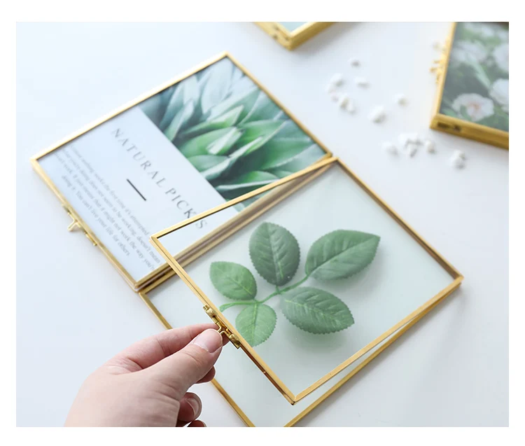 

Folded double-sided glass metal photo frame, botanical specimen holder, electroplated gold-covered display stand