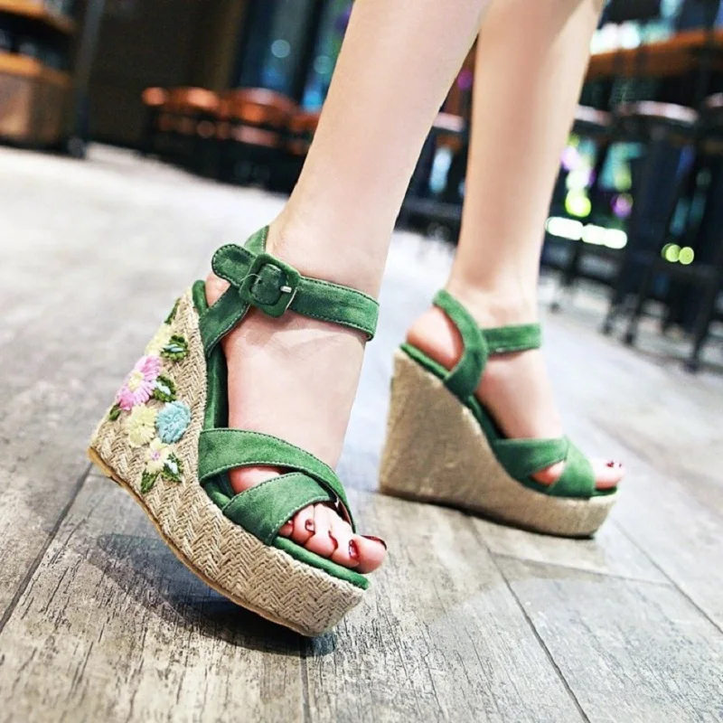

New summer sweet flower embroider straw plait bottom super high heel wedge heel platform sandals thick bottom green